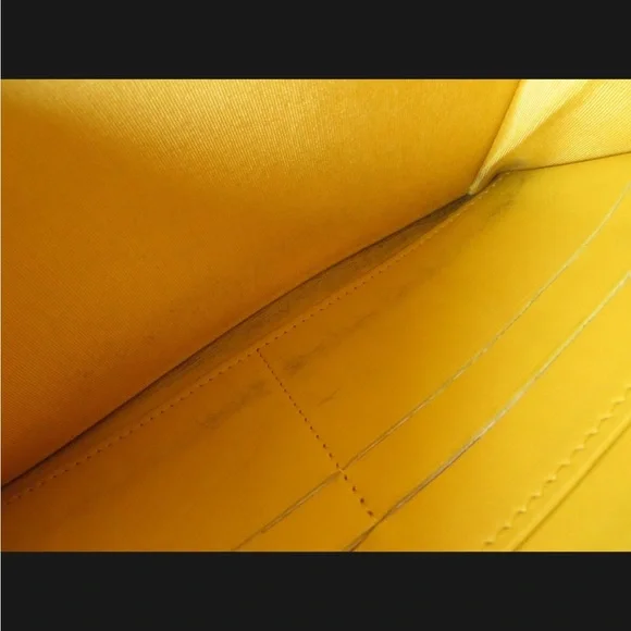 ๐ Authentic CHANEL Camellia Leather Around Zip Zippy Long Wallet - Picture 13 of 15